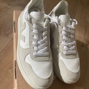 Veja White and Cream Women's Sneakers